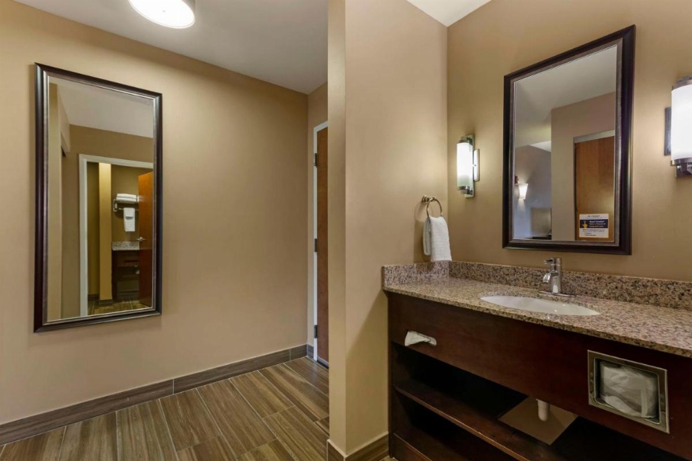 Best Western Plus Miami Executive Airport Hotel & Suites Image 33